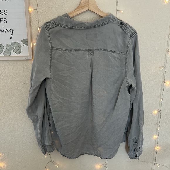 Universal Threads Soft Grey Button Up Long Sleeve Shirt - Picture 2 of 3